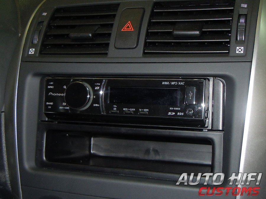 Установка автомагнитолы Pioneer DEH-9300SD в Toyota Corolla X