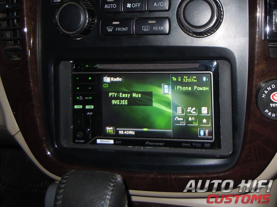 Установка автомагнитолы Pioneer AVH-P3300BT в Toyota Highlander