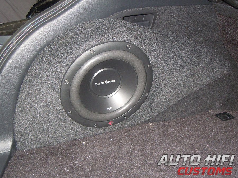 Установка сабвуфера Rockford Fosgate R2D4-12 в Infiniti FX37S