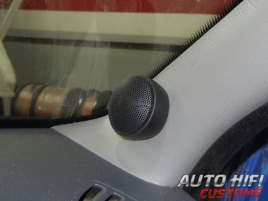 Установка акустики Morel Tempo 6 в Renault Logan