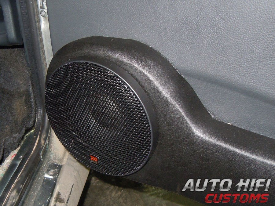 Установка акустики Morel Tempo 6 в Lada 2114