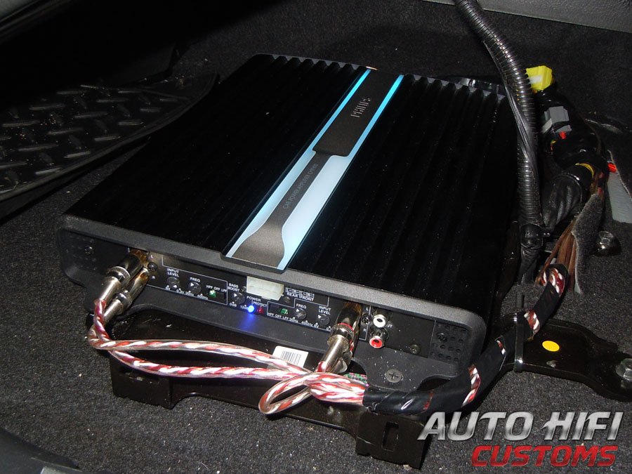 Установка усилителя Philips CMP400-51 в KIA Sorento II (XM)