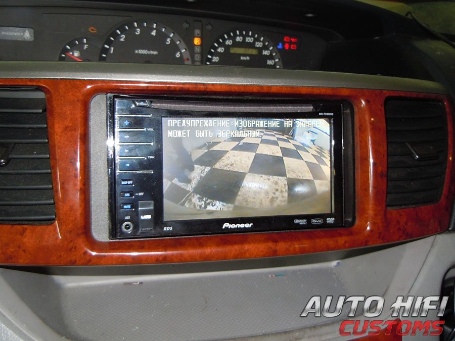 Установка автомагнитолы Pioneer AVH-P3100DVD в Toyota Noah