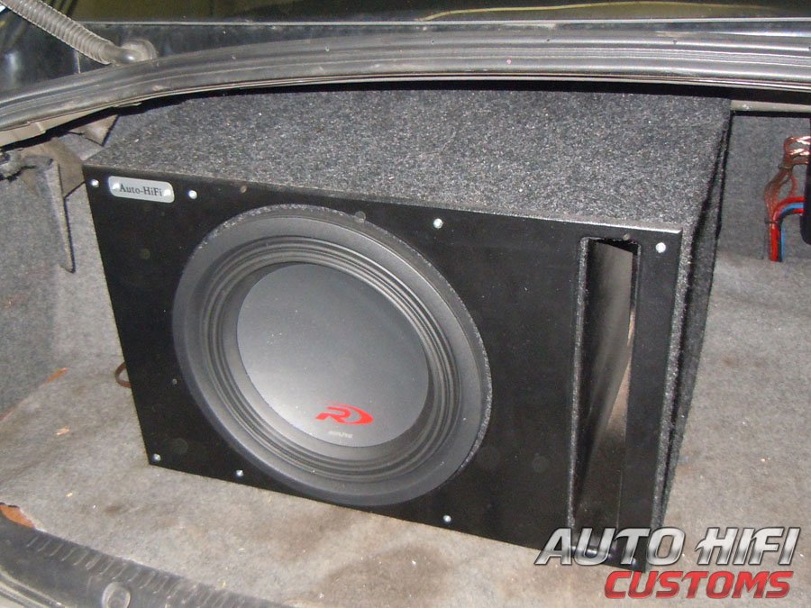 Установка сабвуфера Alpine SWR-1043D в Mitsubishi Lancer X