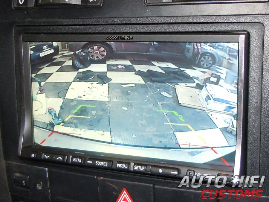 Установка камеры заднего вида AHC CA-003 в Volkswagen Touareg
