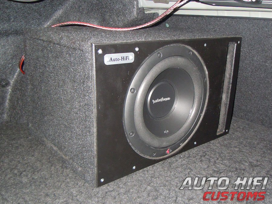 Установка сабвуфера Rockford Fosgate R2D4-10 в Honda Civic 4D