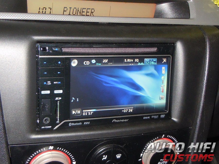 Установка автомагнитолы Pioneer AVH-P3300BT в Mazda 3
