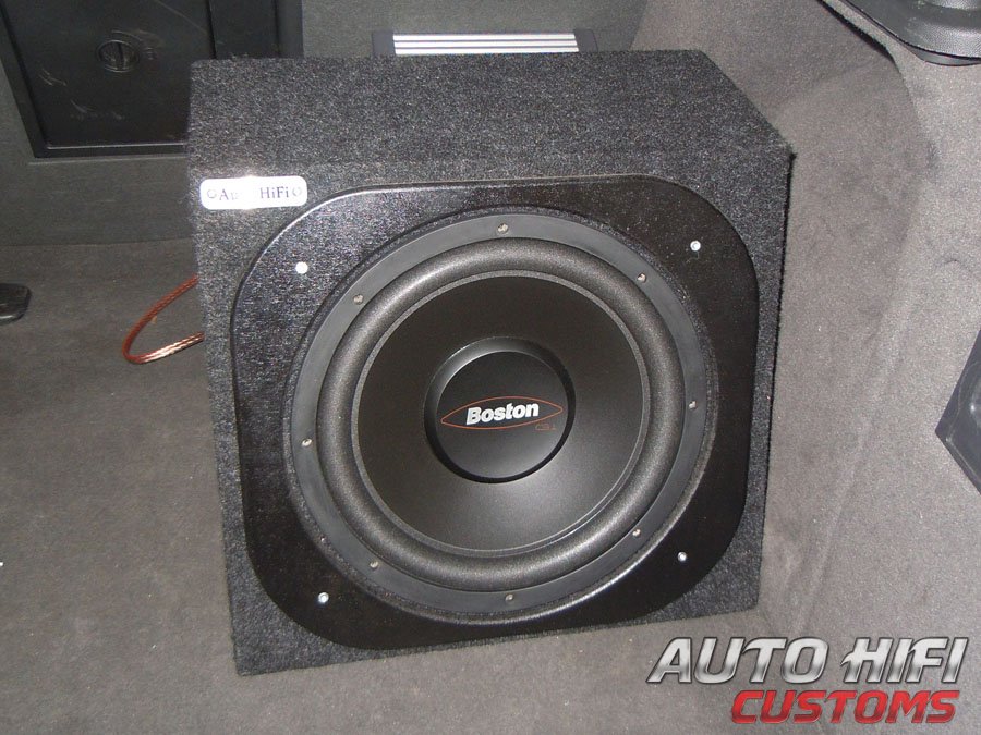 Установка сабвуфера Boston Acoustics G112-4 в Opel Vectra