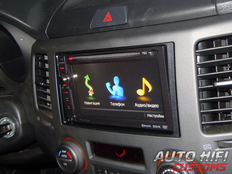 Установка автомагнитолы Pioneer AVIC-F930BT в KIA Magentis