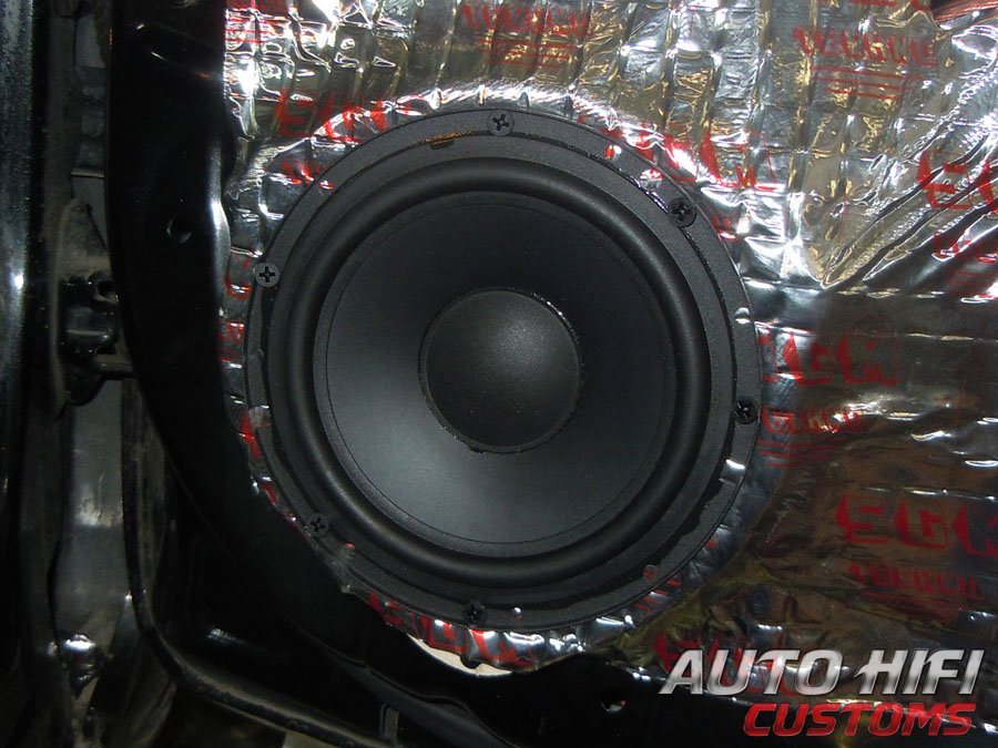 Установка акустики Morel Tempo 6 в Toyota Corolla X