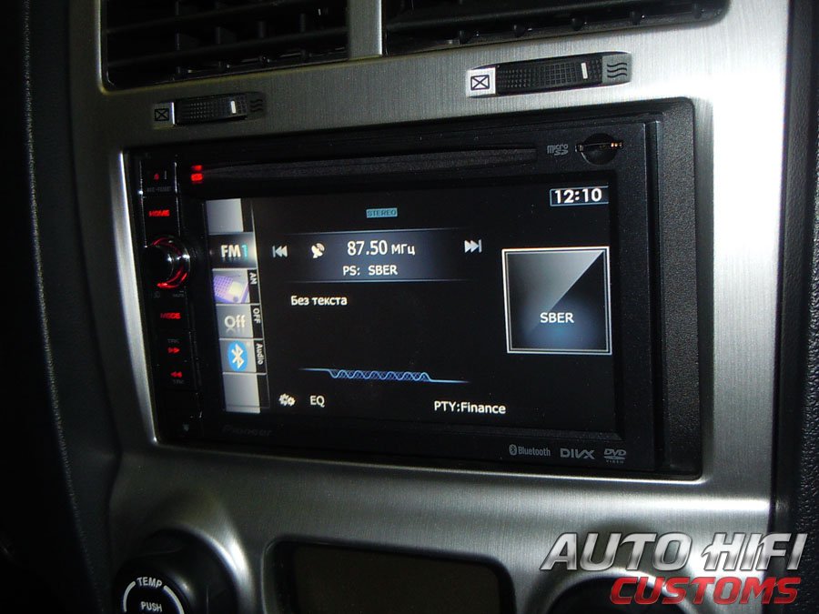 Установка автомагнитолы Pioneer AVIC-F930BT в KIA Sportage II (KM)