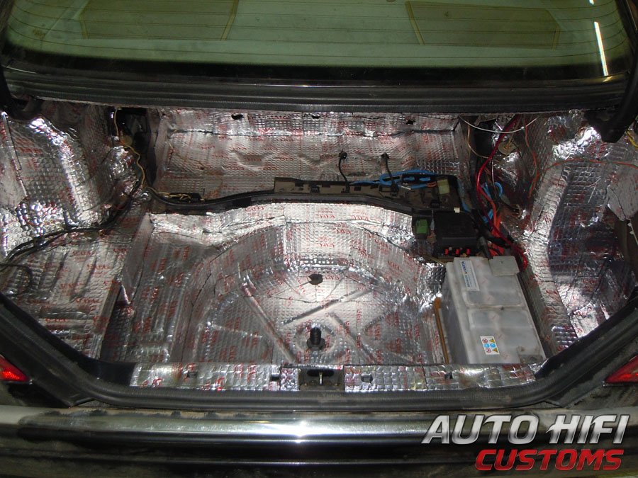 Установка шумоизоляции SGM M1 в Mercedes C class