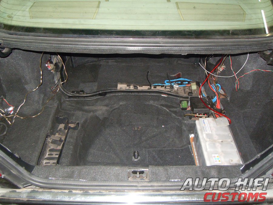 Установка шумоизоляции SGM M1 в Mercedes C class