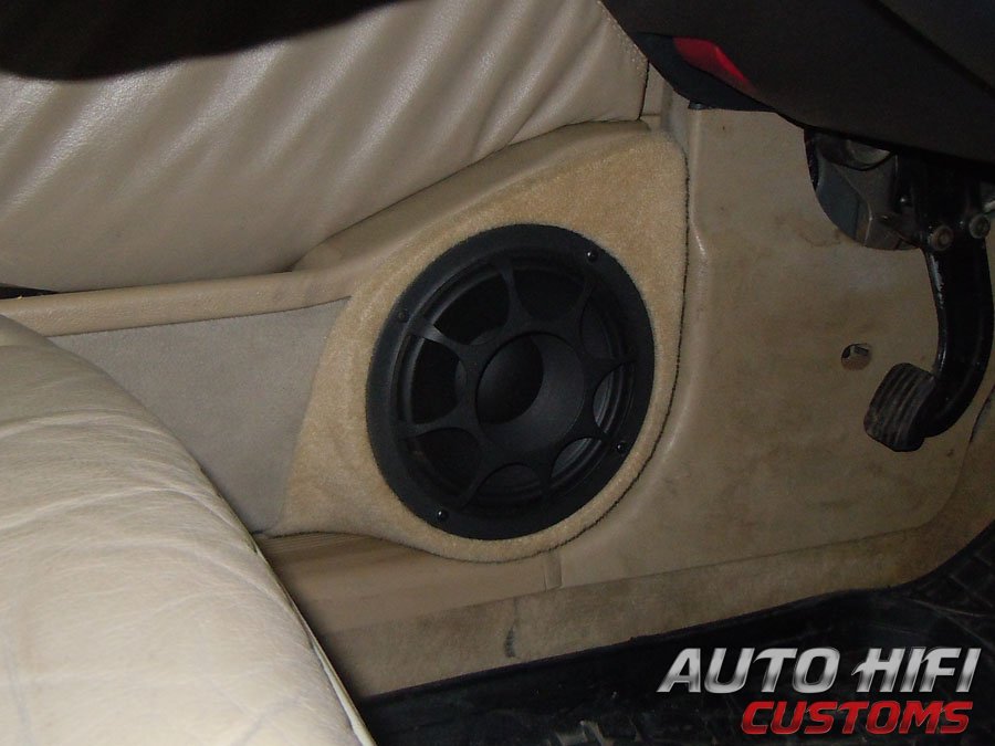 Установка акустики Morel Hybrid Ovation 6 в Mercedes C class