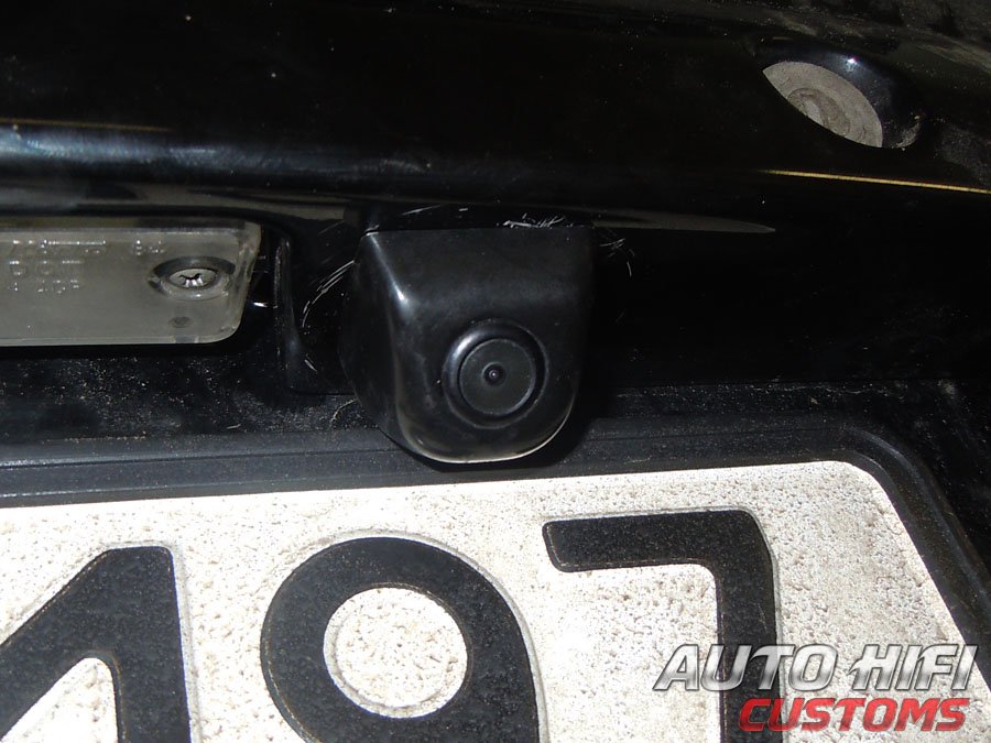 Установка камеры заднего вида AHC CA-003 в Toyota Highlander