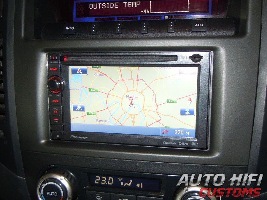 Установка автомагнитолы Pioneer AVIC-F930BT в Mitsubishi Pajero IV
