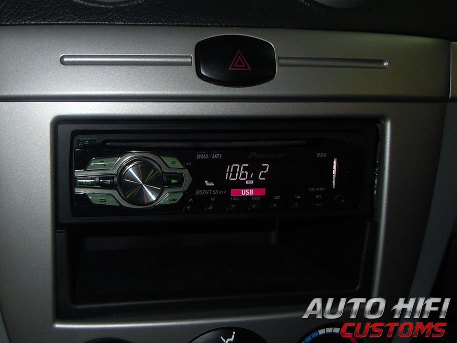 Установка автомагнитолы Pioneer DEH-1420UB в Chevrolet Lacetti