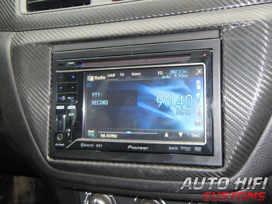 Установка автомагнитолы Pioneer AVH-P3300BT в Mitsubishi Lancer