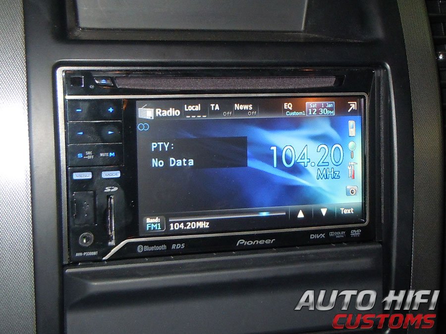 Установка автомагнитолы Pioneer AVH-P3300BT в Nissan X-Trail (T31)