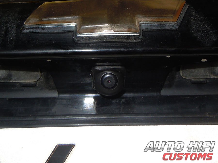 Установка камеры заднего вида AHC CA-003 в Chevrolet TrailBlazer