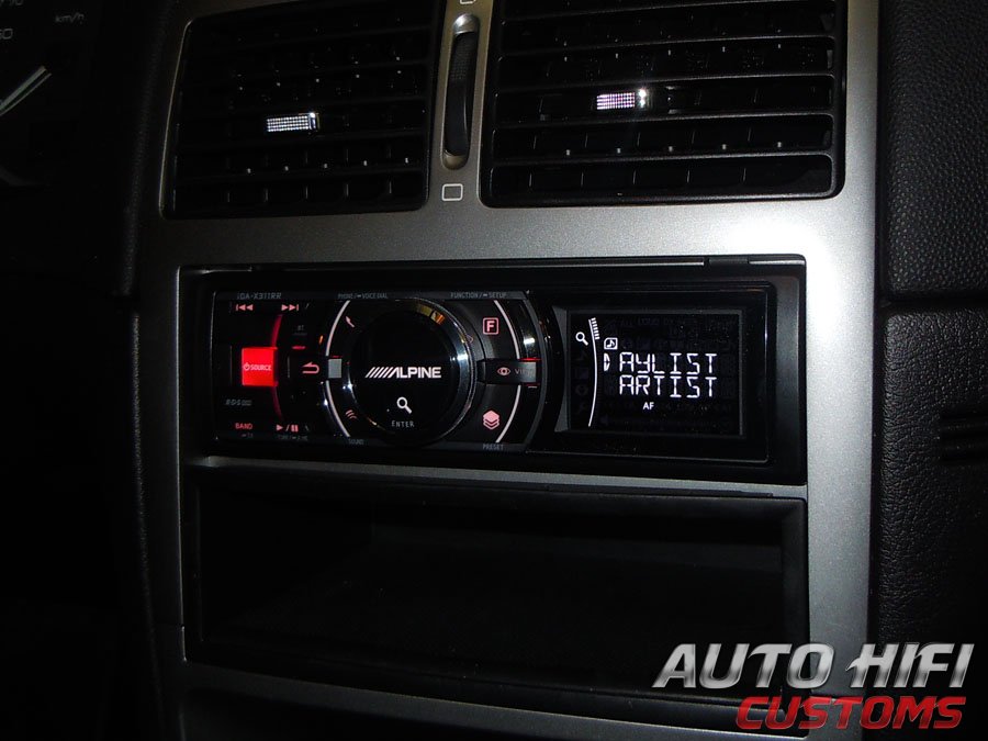 Установка автомагнитолы Alpine iDA-X311RR в Peugeot 307
