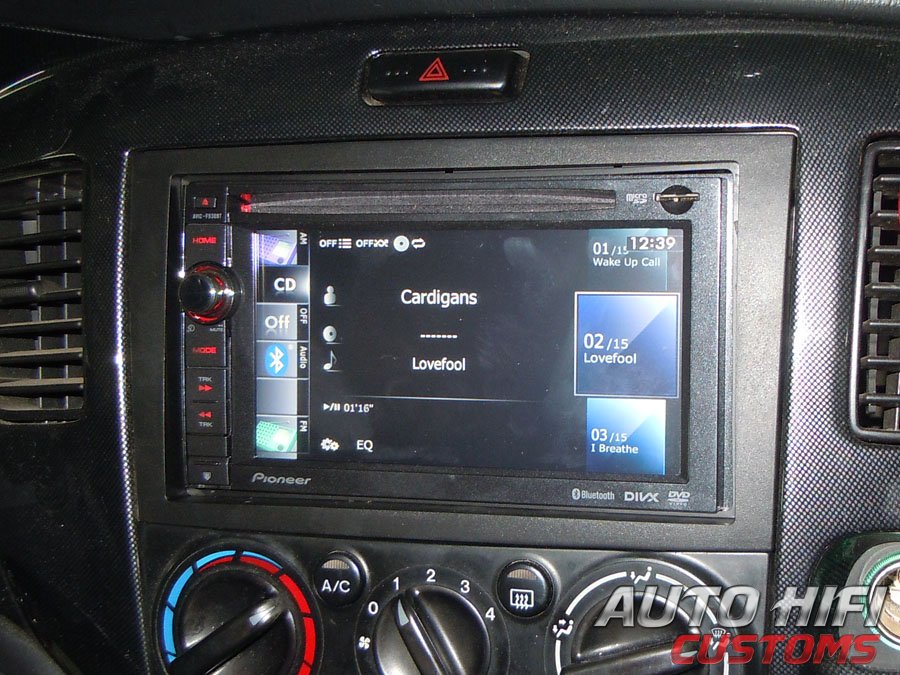 Установка автомагнитолы Pioneer AVIC-F930BT в Mazda MPV