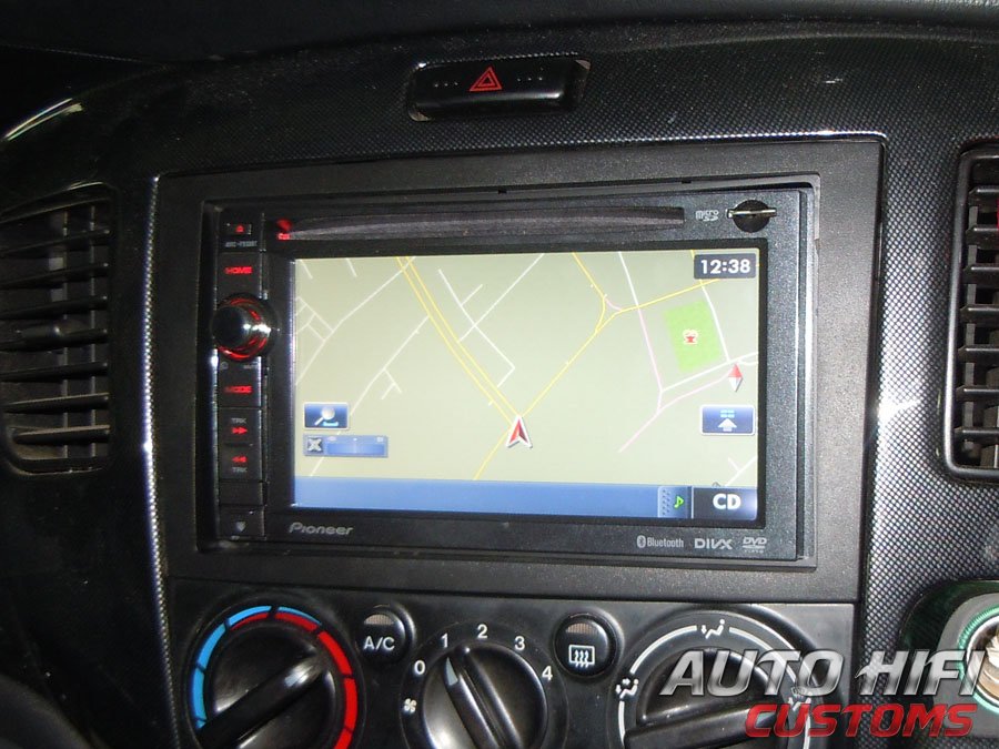 Установка автомагнитолы Pioneer AVIC-F930BT в Mazda MPV