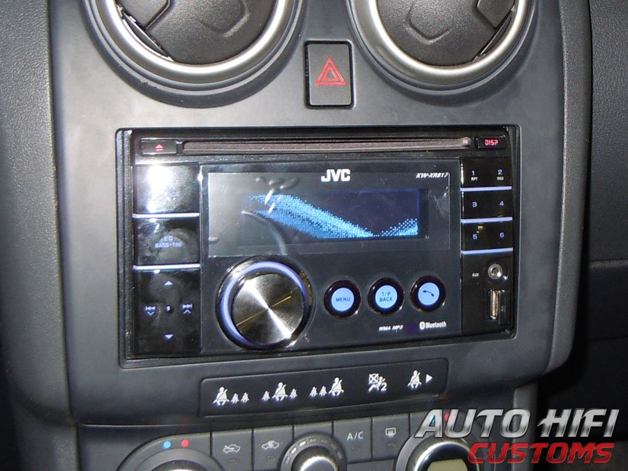 Установка автомагнитолы JVC KW-XR817EE в Nissan Qashqai