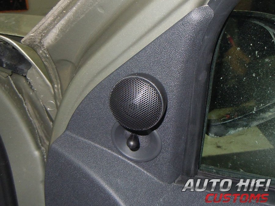 Установка акустики Morel Tempo 6 в Renault Sandero