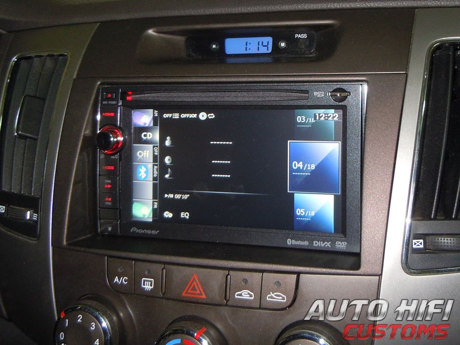 Установка автомагнитолы Pioneer AVIC-F930BT в Hyundai NF Sonata