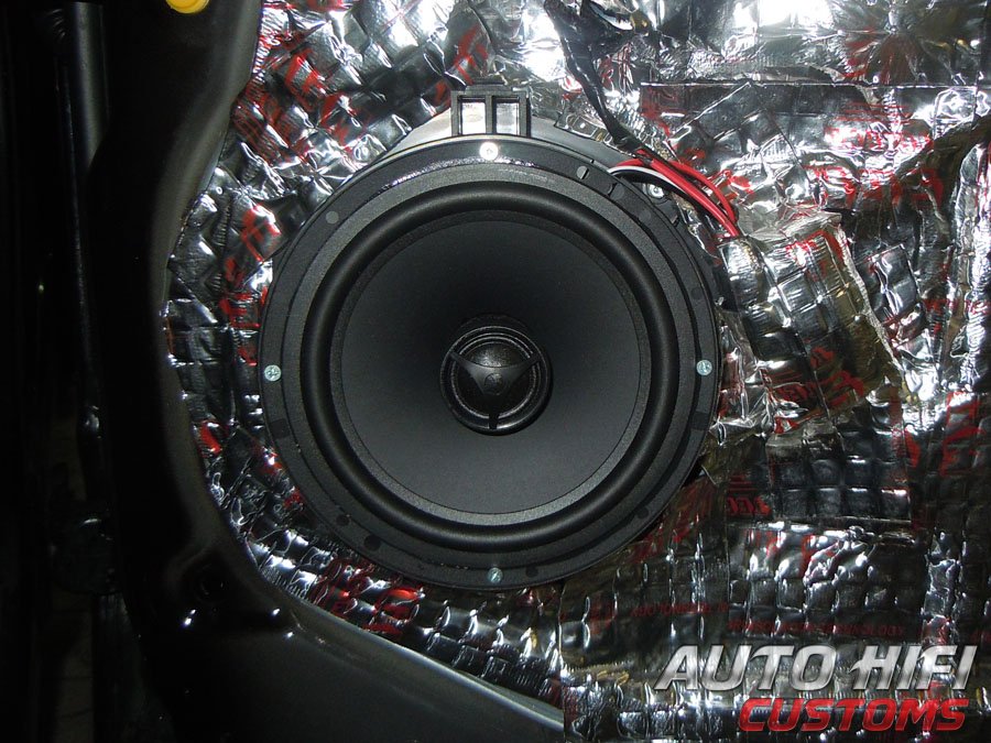 Установка акустики Morel Tempo Coax 6 в KIA Mohave
