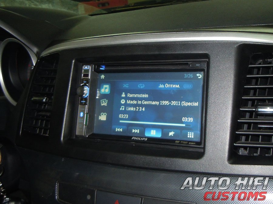 Установка автомагнитолы Philips CID2680 в Mitsubishi Lancer X