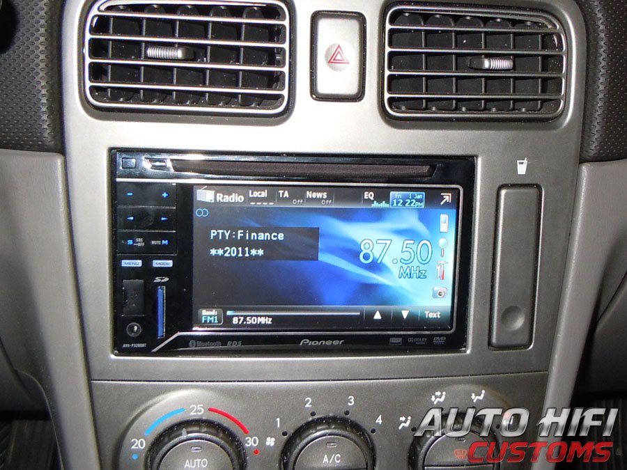 Установка автомагнитолы Pioneer AVH-P3200BT в Subaru Forester (SG)