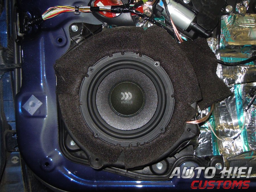 Установка акустики Morel Dotech Ovation 6 в Mazda CX-7