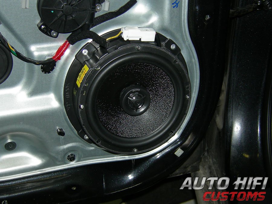 Установка акустики Morel Maximo Coax 6 в Hyundai Santa Fe (II)