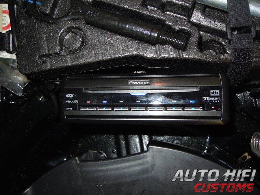Установка DVD-проигрывателя Pioneer XDV-P6 в Audi Q7