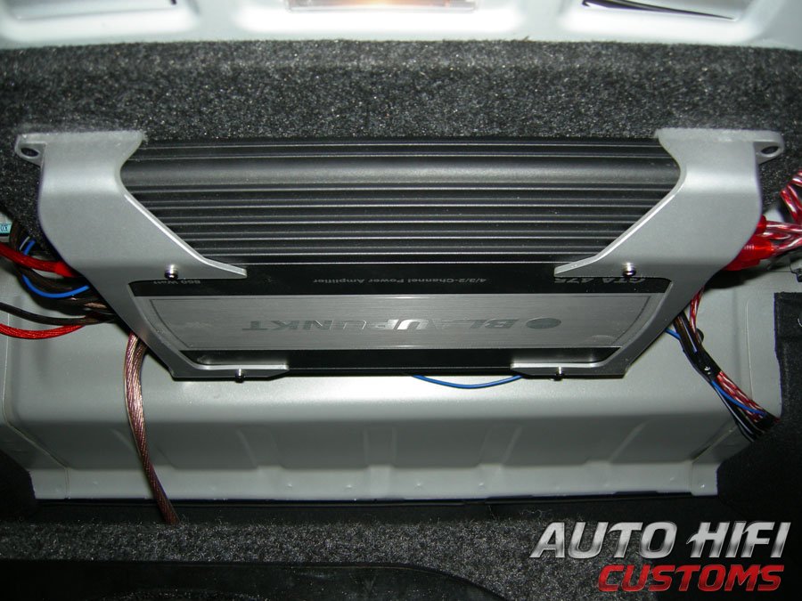 Установка усилителя Blaupunkt GTA 475 в Hyundai Solaris