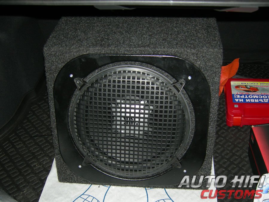 Установка сабвуфера JBL GT5-12 box в Hyundai Solaris