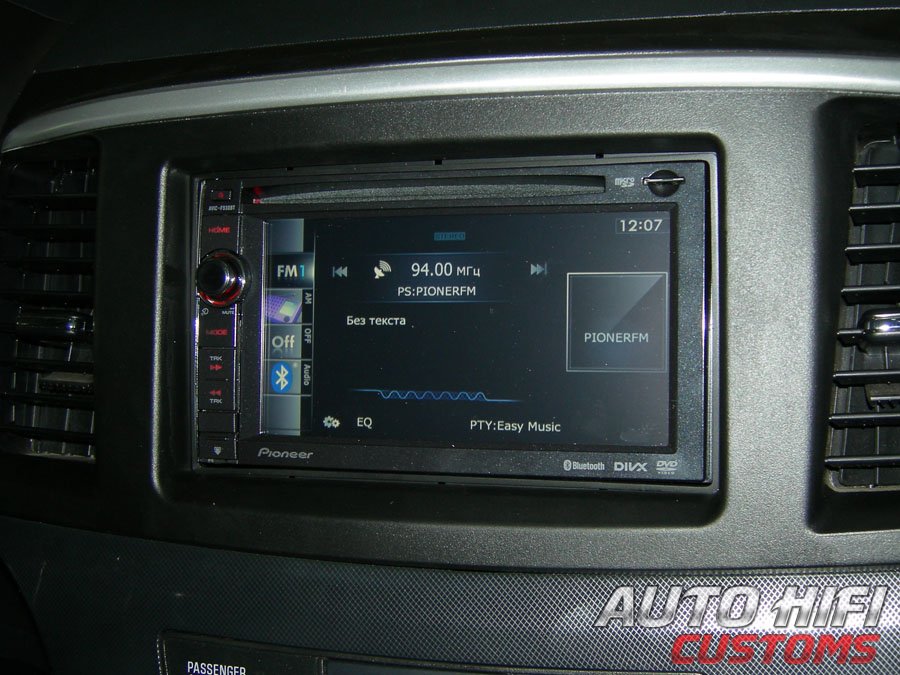 Установка автомагнитолы Pioneer AVIC-F930BT в Mitsubishi Lancer X