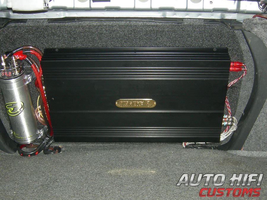 Установка усилителя DLS CA650i в Mitsubishi Lancer