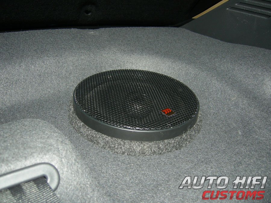Установка акустики Morel Tempo Coax 6 в Renault Logan