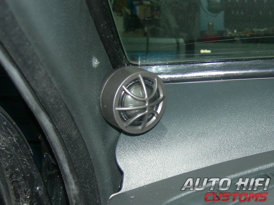 Установка акустики DLS R6A в Lada 2114