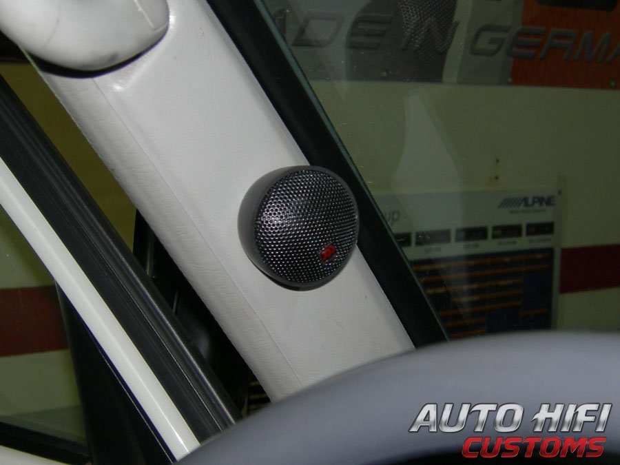 Установка акустики Morel Maximo 6 в Toyota Land Cruiser 80