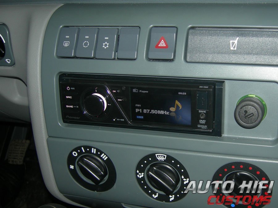 Установка автомагнитолы Pioneer DVH-730AV в UAZ Patriot