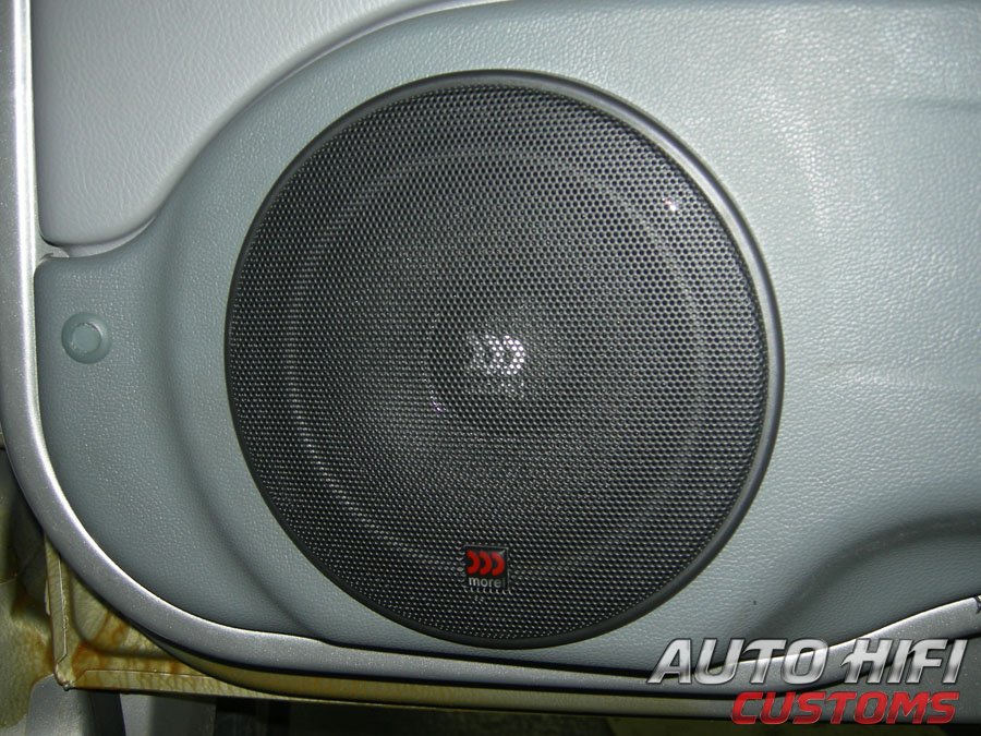 Установка акустики Morel Maximo 6 в UAZ Patriot