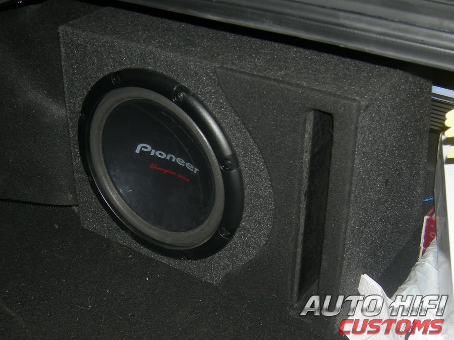 Установка сабвуфера Pioneer TS-W309D4 в Hyundai Sonata
