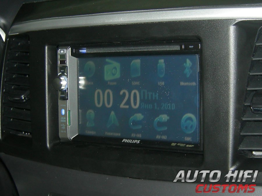 Установка автомагнитолы Philips CID2680 в Mitsubishi Lancer X