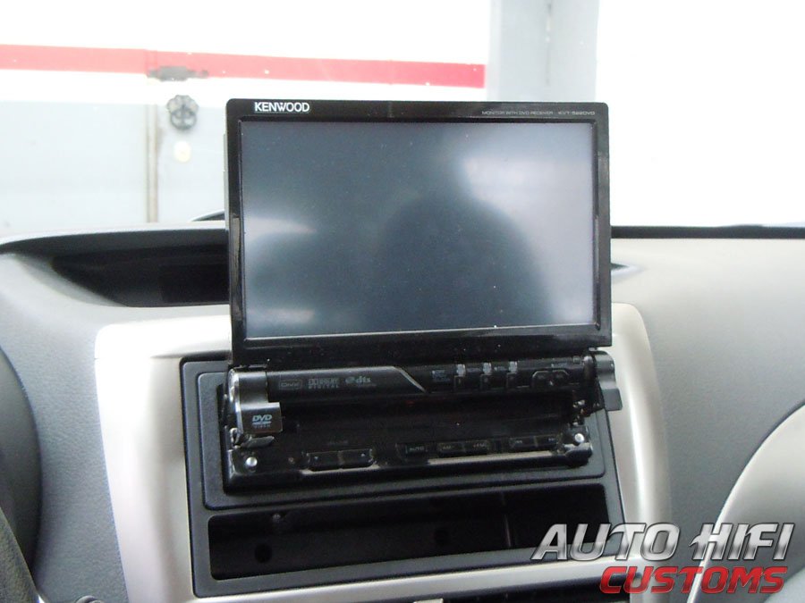 Установка автомагнитолы Kenwood KVT-522DVDY в Subaru Impreza