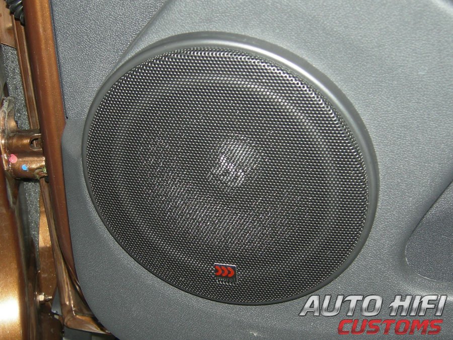 Установка акустики Morel Maximo 6 в Renault Duster