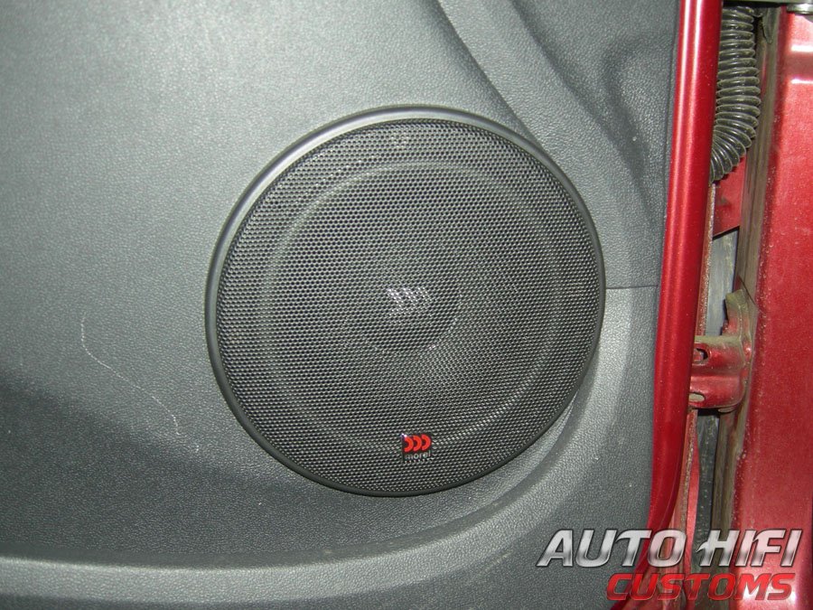 Установка акустики Morel Maximo 6 в Renault Logan